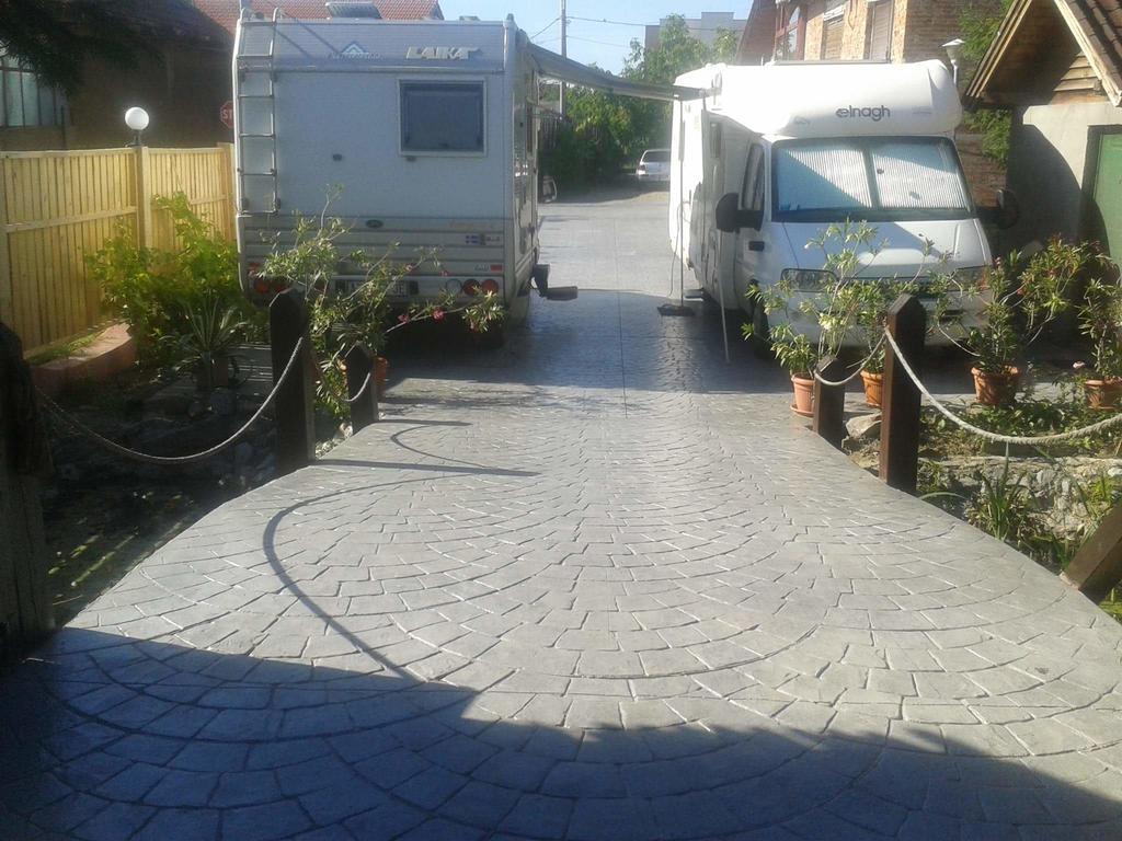 Camping Robinson Country Club Oradea Exterior photo